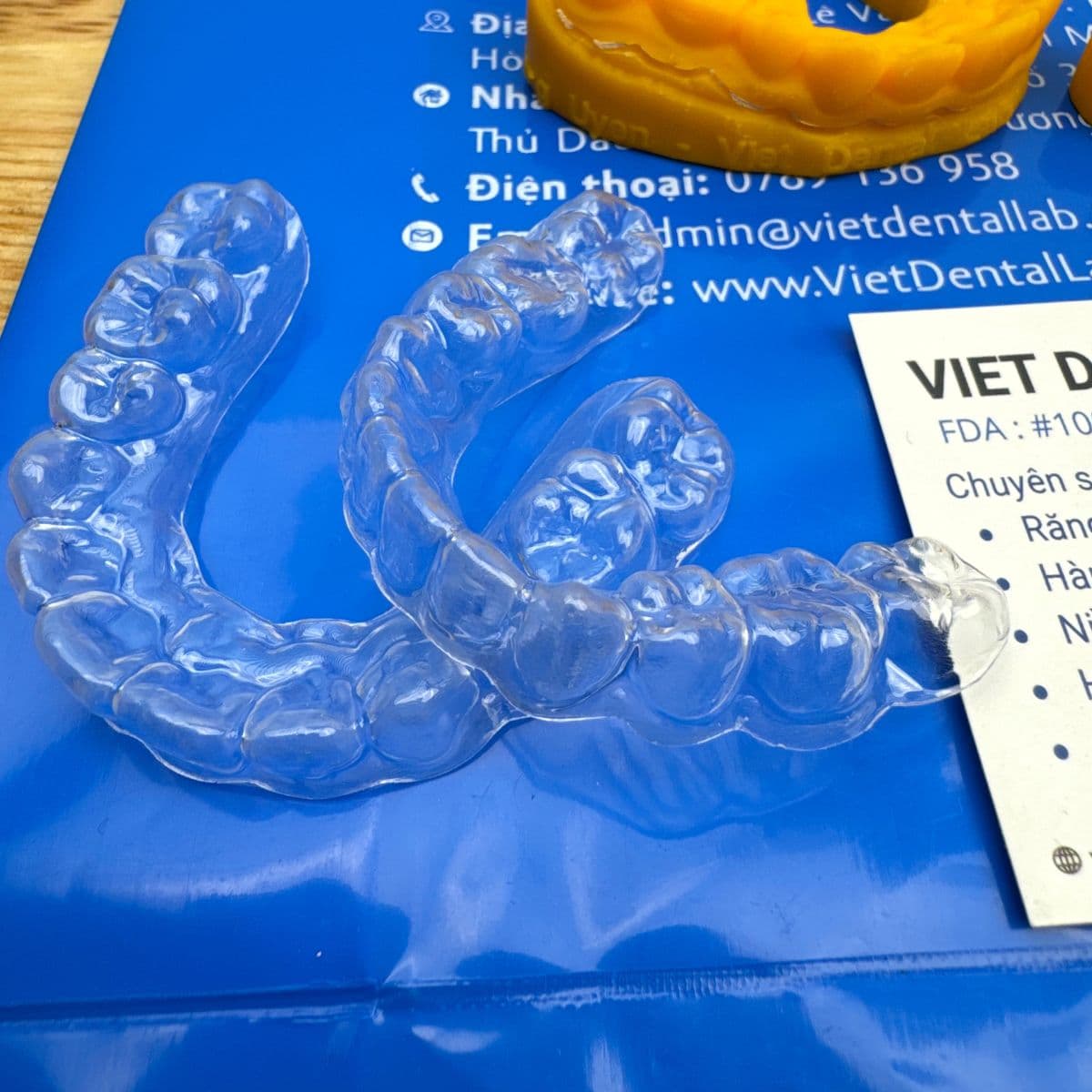Ảnh Hàm duy trì trong suốt nhựa Đức do Viet Dental Lab sản xuất